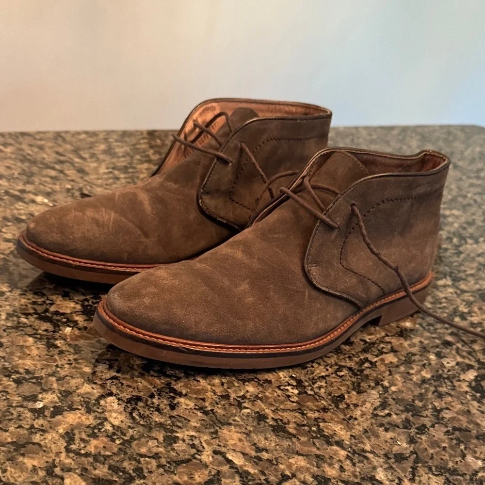 Ashton Grey Men's Suede Chukka Boots in Rich Brown EUC 9